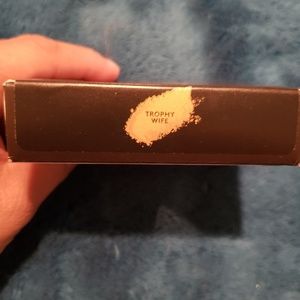 Fenty highlighter